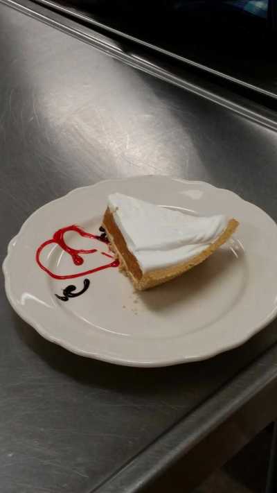 plate decorating - heart with a piece of pie on plate - foods class

