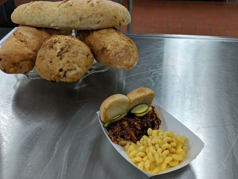 pulled pork with mac n cheese