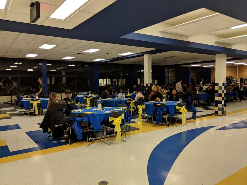 Cafeteria being filled up with guests